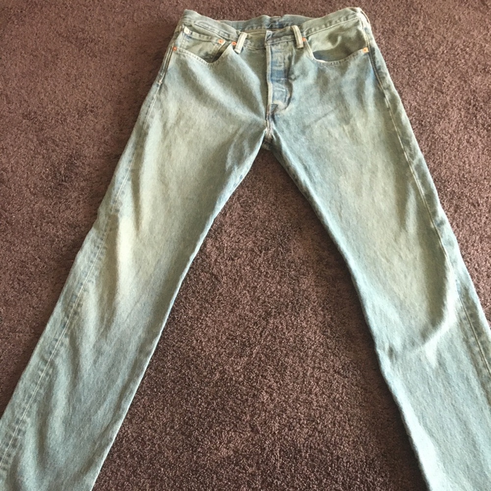 Levi’s - Picture 2 of 2